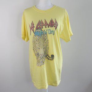 Def Leppard Yellow Graphic Tshirt NWOT